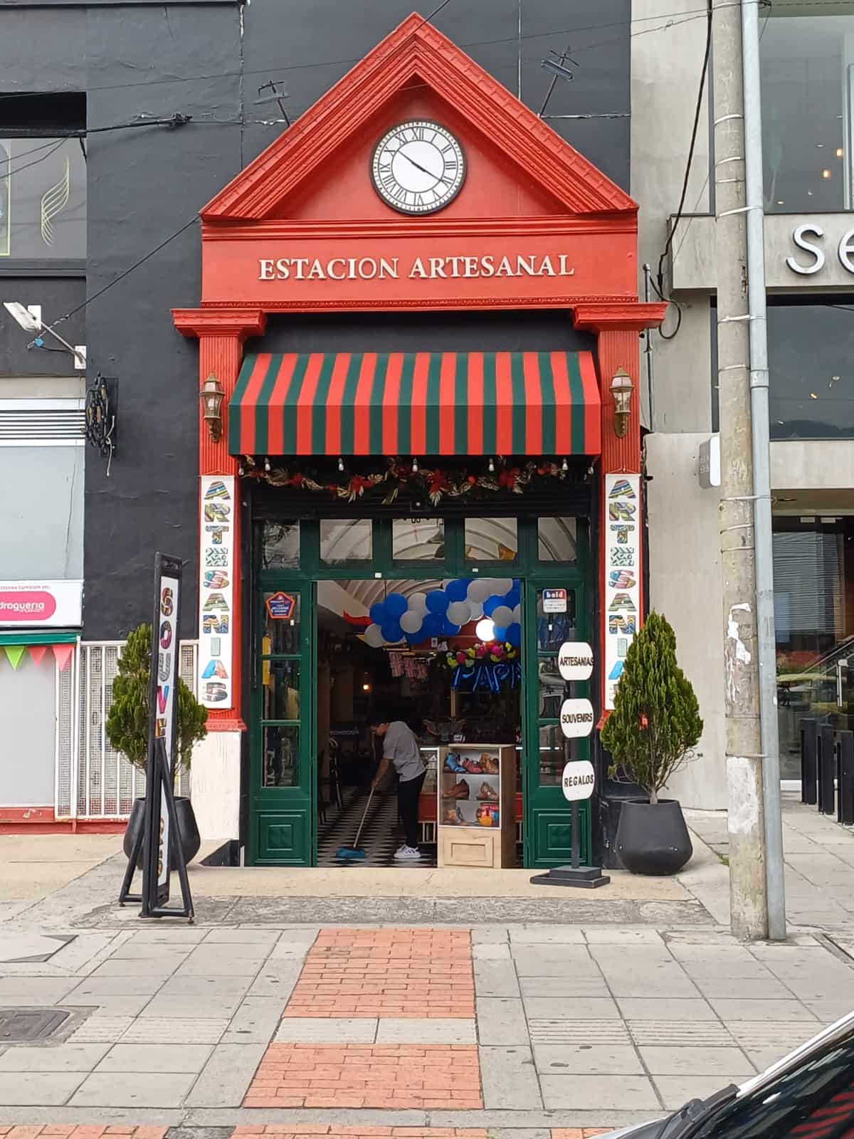 Toldo fijo comercial